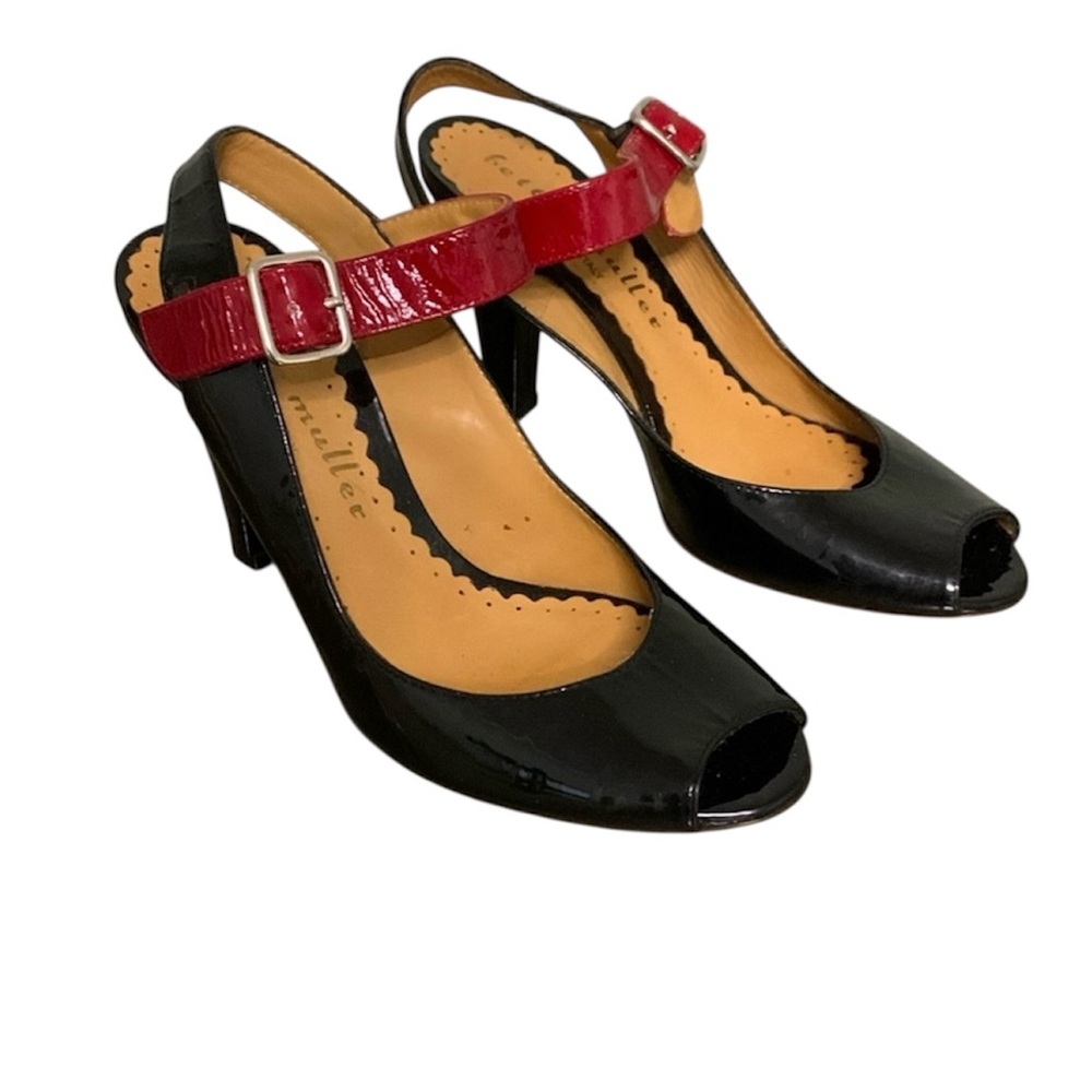 Gorgeous Bettye Muller peep-toe Black and Red patent leather heels